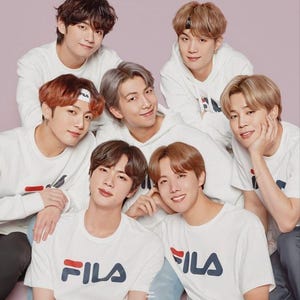 BTS X FILA ソウル限定版ファイルフォルダー＆ポスターコレクション
