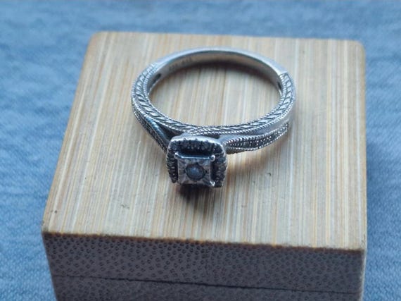 930 Solid Silver 0.15 ct Diamond Solitaire Twist … - image 1