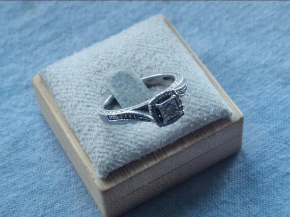 930 Solid Silver 0.15 ct Diamond Solitaire Twist … - image 3