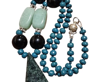 Vintage Green Jasper Pendant Necklace, Aventurine Onyx Beaded Gemstone Necklace