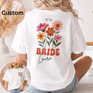 Maglietta da sposa personalizzata, maglietta da sposa personalizzata con nome, maglietta da sposa floreale, maglietta per il weekend del matrimonio, completo per addio al nubilato, regalo per la futura signora