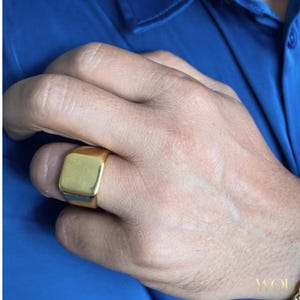 Classic Gold Signet Ring - Mens Ring - 18K Gold Signet Ring For Men - Shiny Gold Signet Ring - Mens Pinky Ring - Minimalist Mens Ring Gift