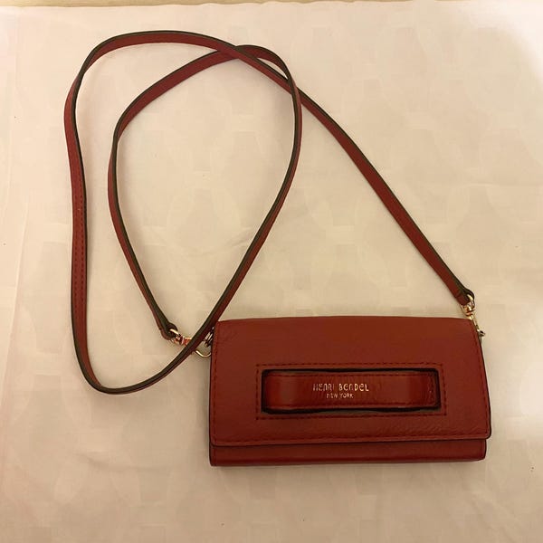 petit sac à main en cuir rouge Henri Bendel vintage
