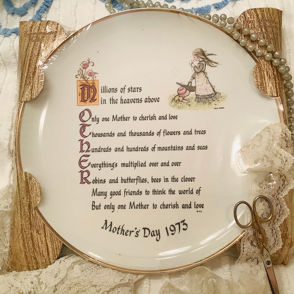 Holly Hobbie Mothers Day plate, 1973, American Greetings, original package, Mothers Day gift, collectors' plate