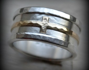 Anillo de boda con cruz para hombre: anillo rústico hecho a mano de plata fina, plata esterlina, amarillo de 14 quilates o latón - personalizado
