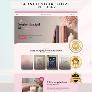 Op de afbeelding: Een website-mockup getiteld LAUNCH YOUR STORE IN 1 DAY met een roze en beige kleurenpalet. De pagina toont boekencollecties, een hoofdsectie met de tekst Stories that feel like coming home en drie gouden ronde badges voor ondersteuning.