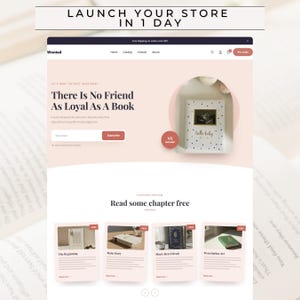 Könnte beinhalten: Eine Website-Schnittstellenvorlage namens Wonted mit einem blassrosa Farbschema. Die Kopfzeile zeigt Navigationslinks und ein Suchsymbol. Der Hauptbereich enthält den Text There Is No Friend As Loyal As A Book, ein Abonnementfeld und ein Buchbild. Darunter zeigt ein Bereich mit dem Titel Read some chapter free vier Buchvorschaukarten mit Titeln wie The Beginning, Main Story, Man's Best Friend und Description Art.