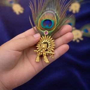 Broche de plumas de pavo real con flauta Krishna / Broche de perla Kundan india / Joyería étnica tradicional para bodas, festividades y regalos de regreso imagen 4