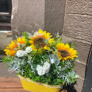 Summer sunflower arrangement