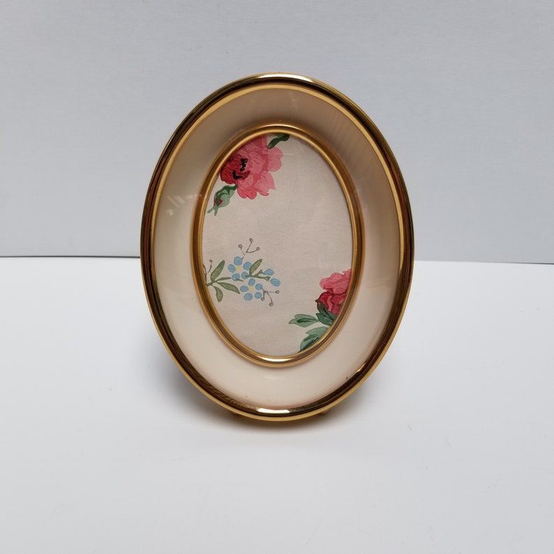 Oval Brushed Brass Cream Curved Glass Picture Frame Ball Feet Wall Curiosity Display
