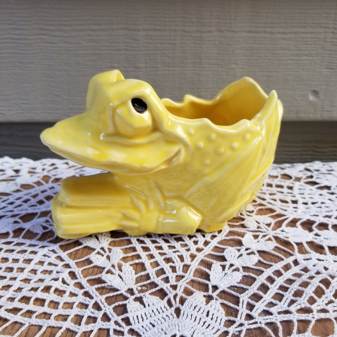 Mccoy Pottery Frog Planter Flower Pot Yellow Leaf and Berry Etsy