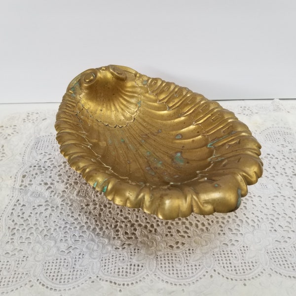 Solid Brass Shell Shaped Pedestal Bowl - Beach Core Shell Bowl Dish -  Vintage Brass Aged Patina  - Keys, Guest Towel, Soap, Air Plant Dish