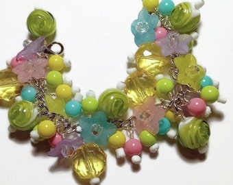 Colorful Easter cha cha bracelet in pink, yellow, blue, lavender and yellow, chunky beaded cluster bracelet, spring colors, pastel colors