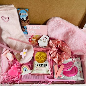 Gift Hamper/pamper/party/Mother’s Day/birthday/girlfriend/pink/ gift box/ care package/ thinking of you/new mum/sleepover/teenager/spa/hug