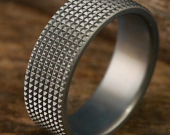 Grid Knurled Titanium Men's Wedding Band w/ Gunmetal Gray Oxidized Patina— Square Knurl Ring