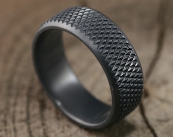 Gunmetal Grey Titanium Men's Wedding Band— Diamond Knurl Ring