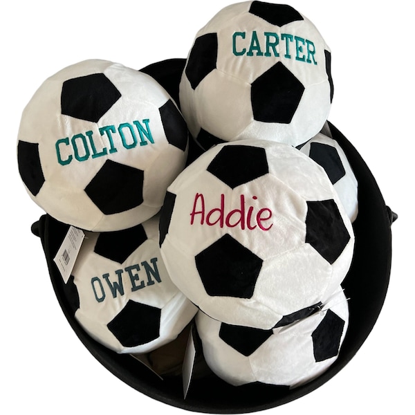 Almohada de peluche personalizada con forma de balón de fútbol: nombre bordado personalizado