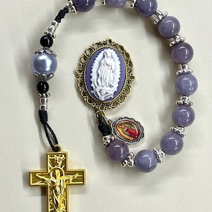 Handgemachter Rosenkranz, Lady of Guadalupe Rosenkranz, Taschenrosenkranz, Konfirmationsgeschenk, katholische Geschenk katholische Mutter, katholische Geschenk Frauen, lila Rosenkranz