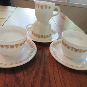 Vintage Pyrex Corning Corelle Butterfly Gold
