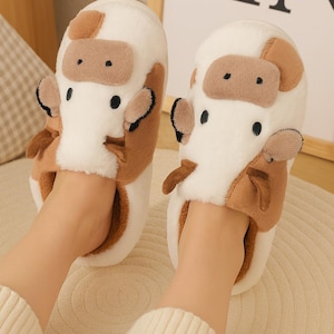 Pantoufles en peluche vache mignonnes et douces - Chaussures d&#39;hiver confortables pour la maison - Cadeau réconfort fait main