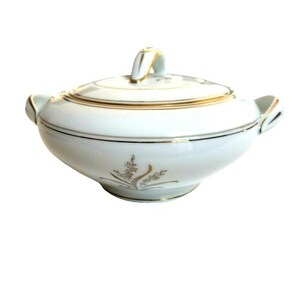 Noritake Neville pattern Sugar Bowl with Lid