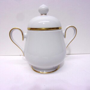 Noritake Carrie pattern 5&quot; Covered Sugar Bowl