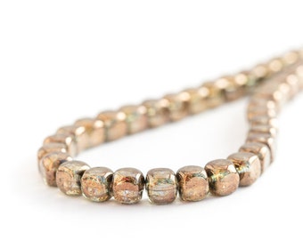 Durchscheinende Metallic Gold Lustred / Smoky Topaz & Grüne Glas Würfel Perlen, gepresste Tschechische Glas Quadrate, 5 mm x 25Stk