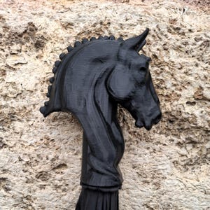 Horse Head Umbrella for Men – Luxury Gothic Umbrella with Sculptural Animal Design – Unique Gift for Him – Elegant Gentleman’s Accessory