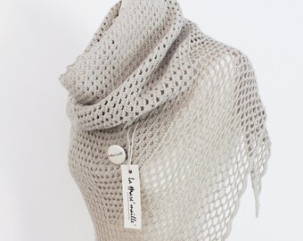 Chèche shawl XL in beige wool hand crocheted by La Mare'maille