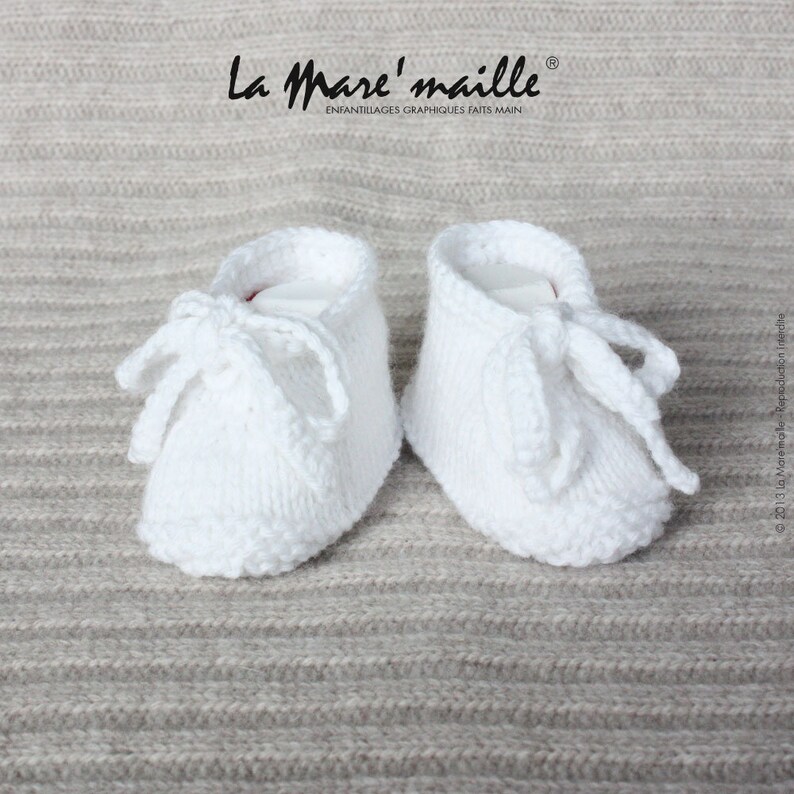 Unisex baby shoes style sneakers with lace in white mesh light grey or dark grey style hand knit sneakers La Mare/'maille