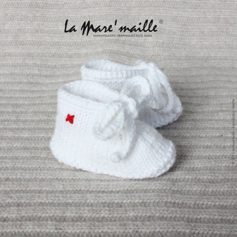 Unisex baby shoes style sneakers with lace in white mesh light grey or dark grey style hand knit sneakers La Mare/'maille