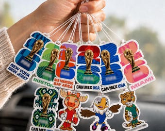 Set di 3 deodoranti per auto a tema Coppa del Mondo di calcio 2026 – Decorazione per auto a forma di pallone da calcio | Simpatico ornamento per specchietto retrovisore dell'auto | Regali per tifosi di calcio