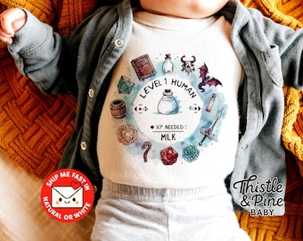 Mono de bebé DND humano de nivel 1®: mono de bebé de jugador de rol, atuendo de nerd para recién nacido, regalo de Dungeon Master, ropa de bebé de fantasía
