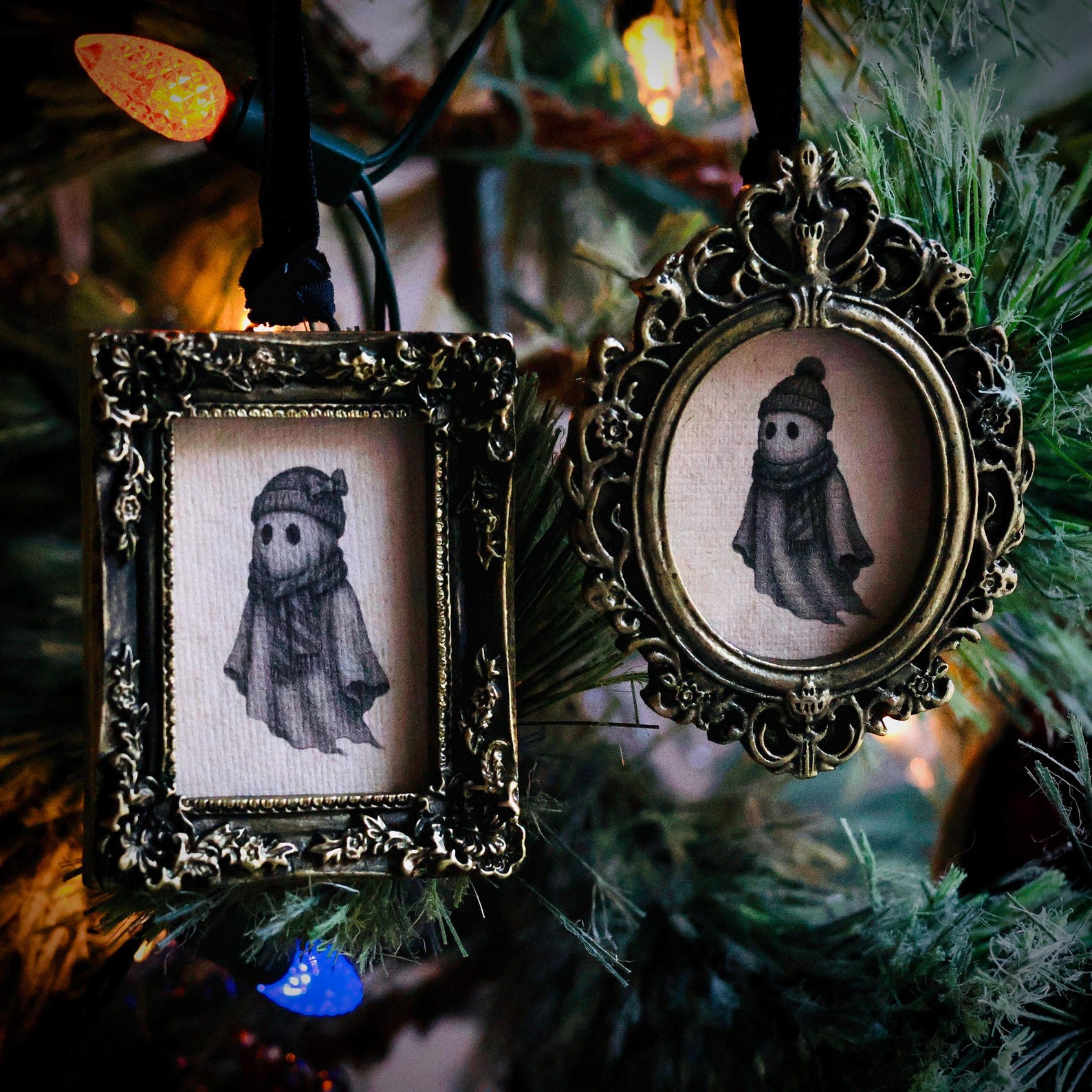 Vintage Style Winter Ghost Couple Ornament in Baroque Frame | Unique ...