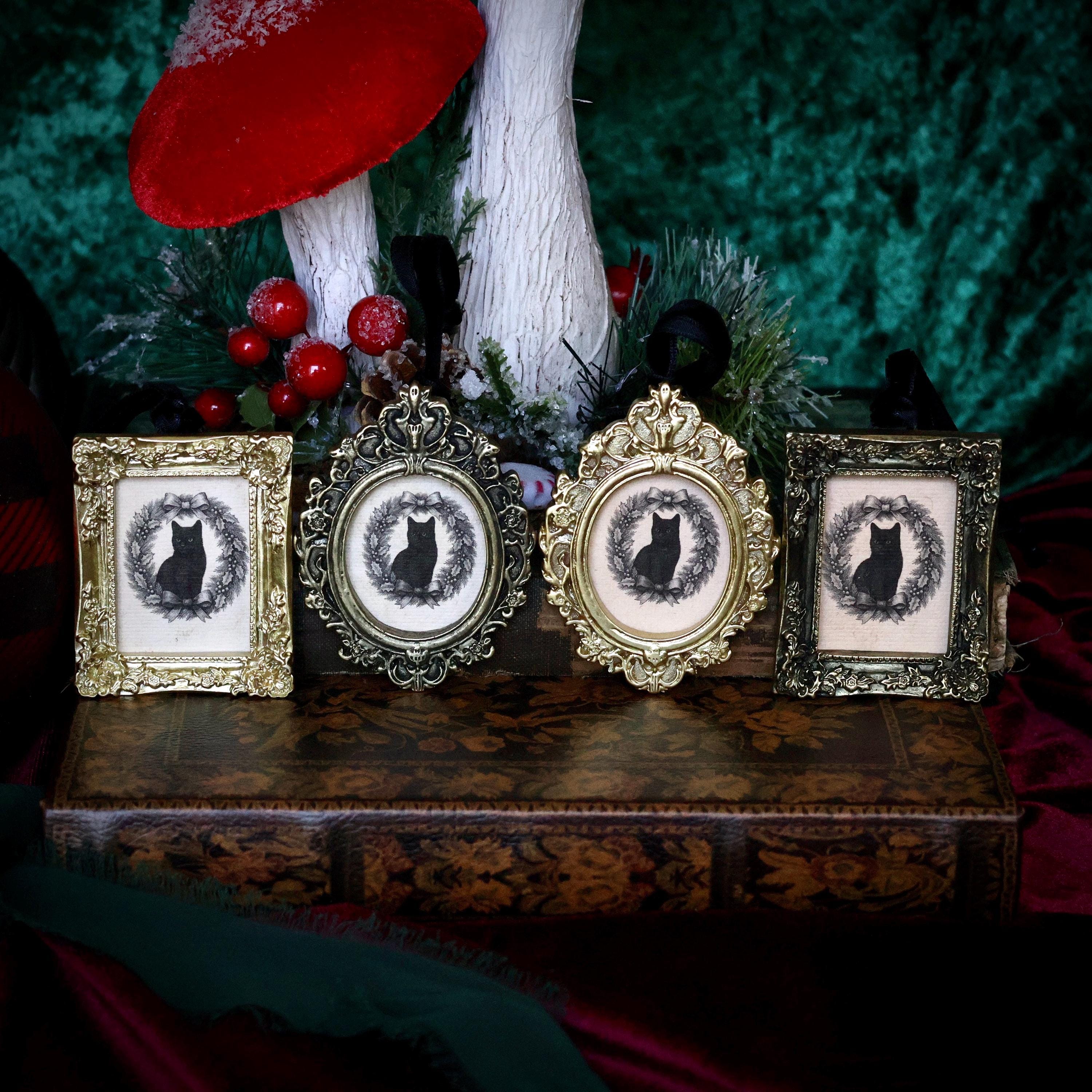 Vintage Style Black Cat in Wreath Ornament in Baroque Frame | Unique ...