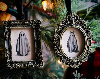 Vintage Style Ghost Couple Ornament in Baroque Frame | Unique Christmas Decoration | Whimsical Gothic Gift | Creepmas & Gothmas