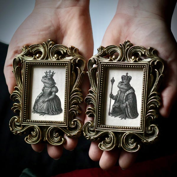 Baroque Frog King and Queen Mini Portraits in Vintage Style Frame – Gothic Cottagecore, Dark Academia Art, Victorian Inspired Oddity
