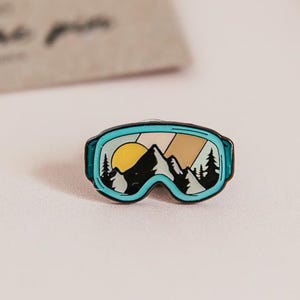 Ski Googles Enamel Pin Badge / Snowboard Pin Badge / Adventure Pin Badge Gift