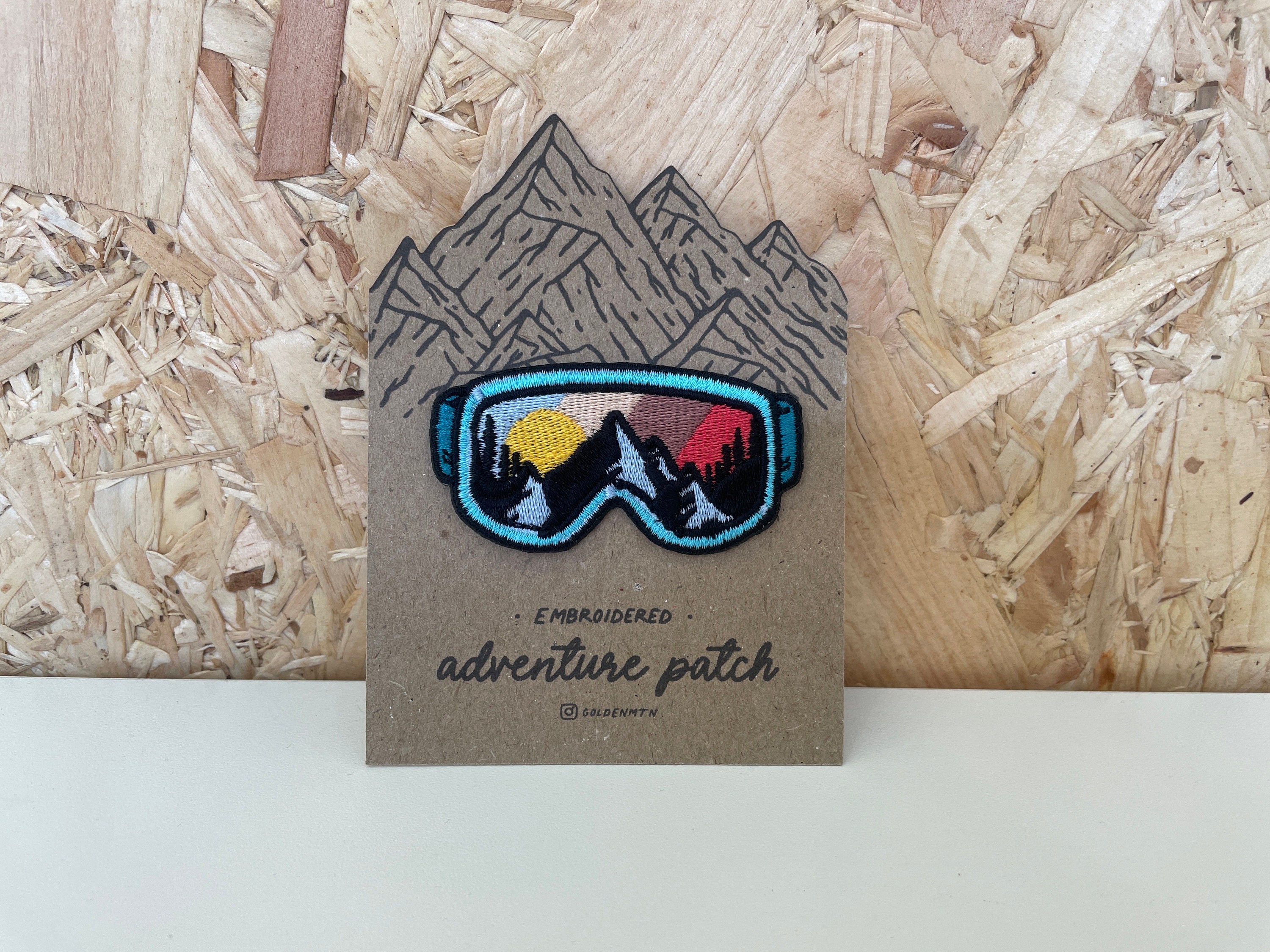 Skiing Embroidery Patch - Ski or Snowboarding Goggles Nature Embroidered  Patch - Iron-On Patches For Hats, Jeans, Jackets & More #B182