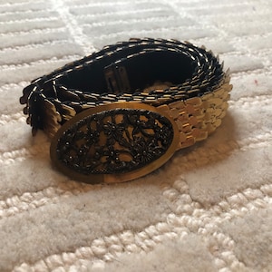 Vintage 50s Womans Belt Gold Articulated Elastic Backed Belt Oval Floral Buckle