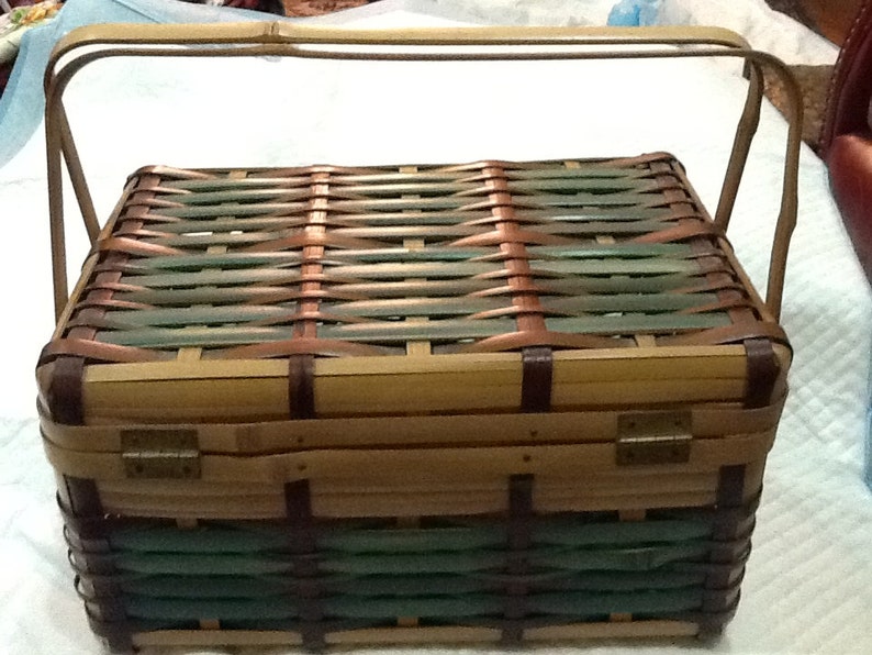 Rare Vintage 1950s JAPAN Bamboo Purse Bamboo Basket Green Brown Tan Brass Hardware image 3