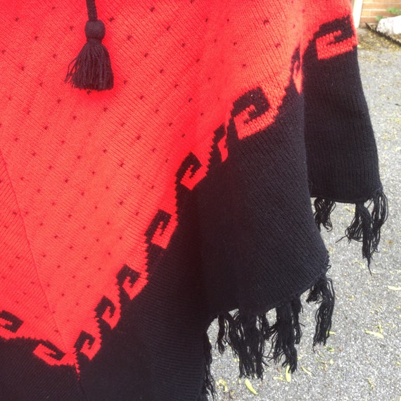 Vintage Woman’s Cape Poncho Collar Red Black Knit… - image 3