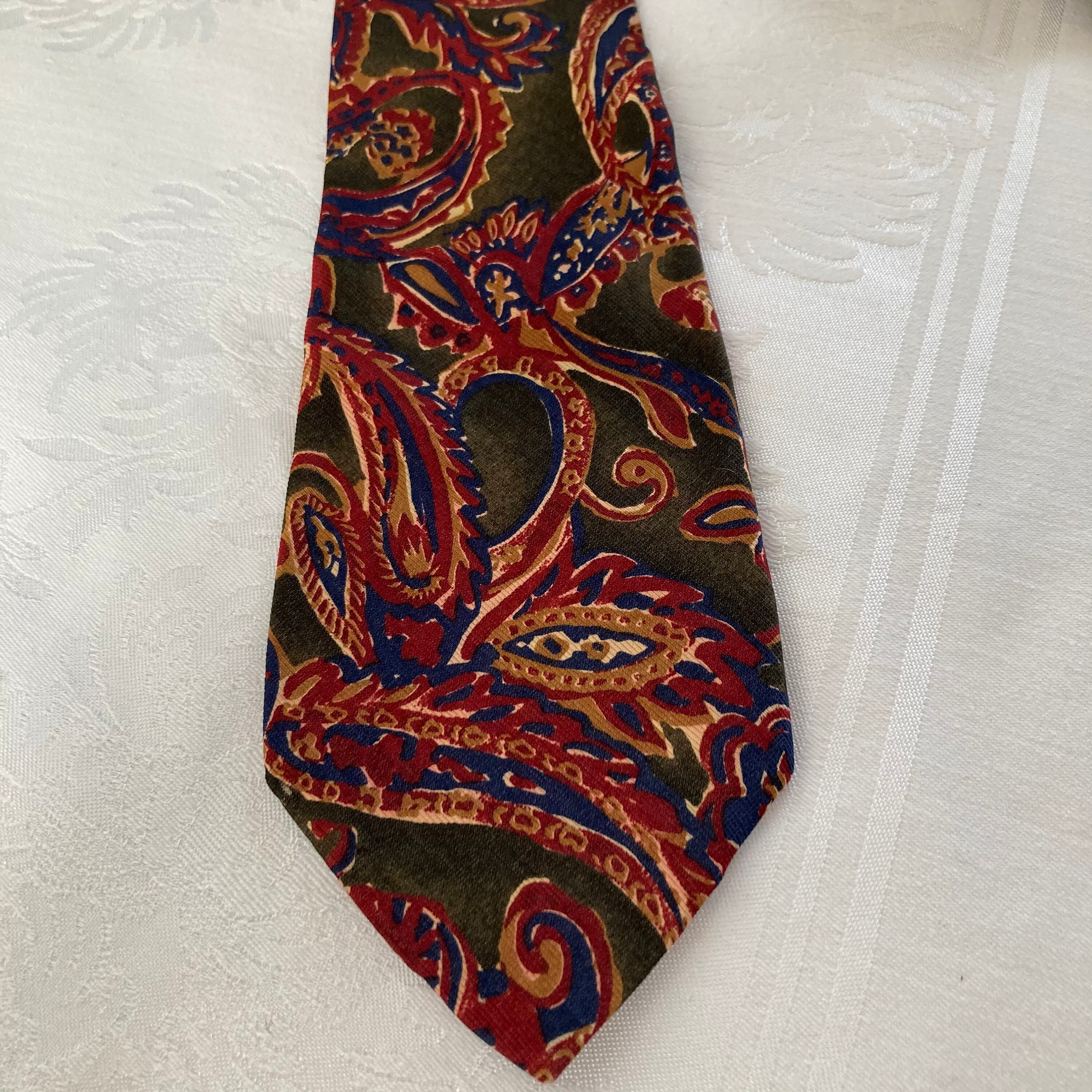 Vintage J. CREW Paisley Mens Tie 100% Silk Tie USA Brown Red 