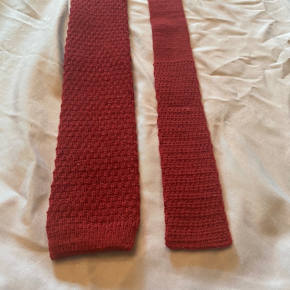 Vintage LANDS’ END Tie Dark Red Square Bottom Knit