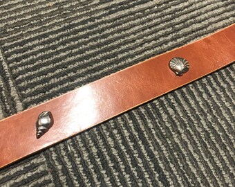 Vintage Woman’s Talbots Belt M Tan Italian Saddle Leather Silver Buckle Metal Silver Shells Design Starfish
