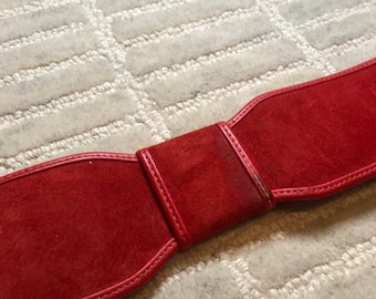 Vintage 60s Womans Belt M/L Red Genuine Suede Solid Brass Closure Wide
