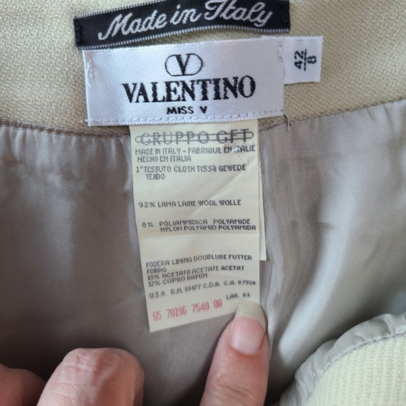 Vintage Women's Valentino Beige Straight Knee Len… - image 3