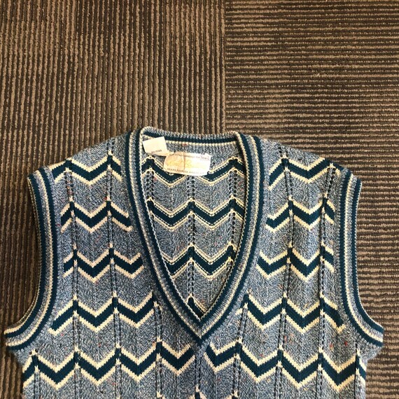 Vintage 60s Knit Boutique Womans Knit Sweater Vest Blue Vintage 60s Knit Boutique Womans Knit Sweater Vest Blue