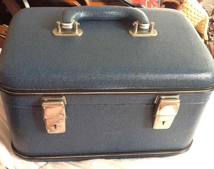 ON SALE Vintage Train Case Carry on Luggage Bag Blue With Red Etsy