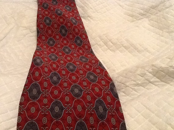 Vintage VALENTINO Tie ITALY Silk Red Gray Medalli… - image 1